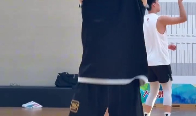 第4外援？浙江男篮晒球队训练视频 有外籍球员身影