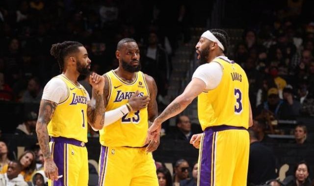 足球178直播在线直播观看-湖人引援不力重蹈覆辙？詹眉休赛期悲喜两重天